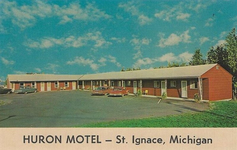 Huron Inn (Huron Motel) - Vintage Postcard (newer photo)